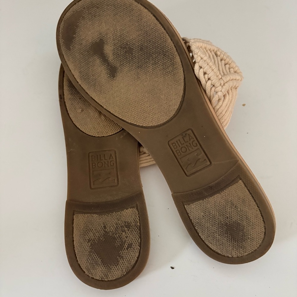 Billabong Cream Crochet Flip Flops 7.5 - Picture 3 of 3
